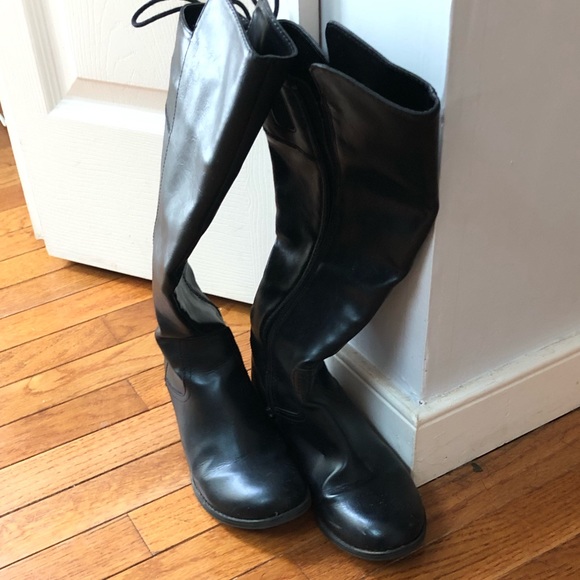 Tie back zip up black boots - Picture 2 of 5